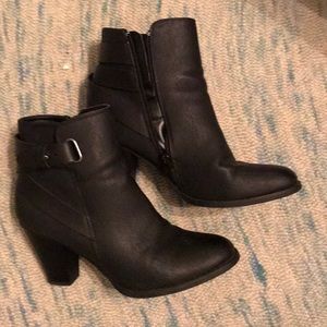 Apt. 9 full zip ankle booties 3.5” heel ankle boot